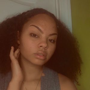 Meet your Posher, Mikaela